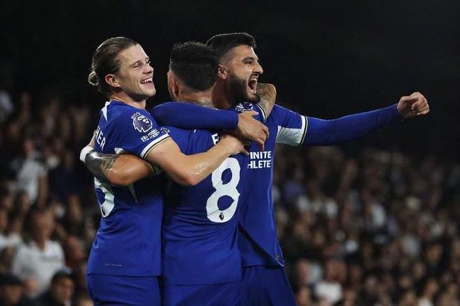 眉加阝是什么字